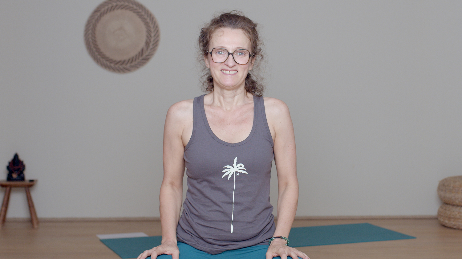 Présentation du parcours Renforcement musculaire | Cours de yoga en ligne avec Delphine Denis | Présentations