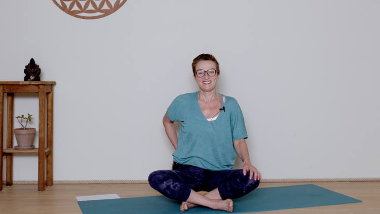 Suivre le cours de yoga en ligne Respiration & Méditation - 15 minutes - Corps de sagesse avec Delphine Denis | Méditation, Pranayama