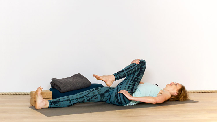 Suivre le cours de yoga en ligne Ouverture des aines internes avec Anastasia Tikhonova | Alignement