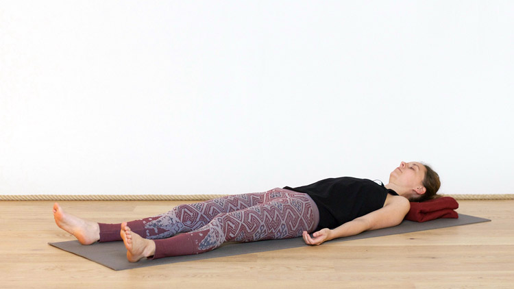 Suivre le cours de yoga en ligne Relaxation sur la respiration avec Diane Duhamel | Méditation