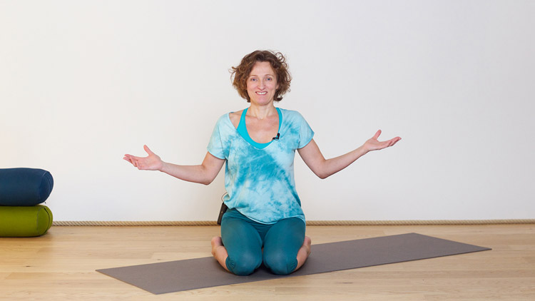 Suivre le cours de yoga en ligne Synchroniser le mouvement et la respiration avec Delphine Denis | Hatha Yoga dynamique, Yoga Vinyasa