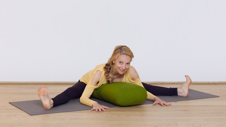 Suivre le cours de yoga en ligne Yin yoga : Prendre soin de ses jambes avec Sandra Crosasso | Yin Yoga