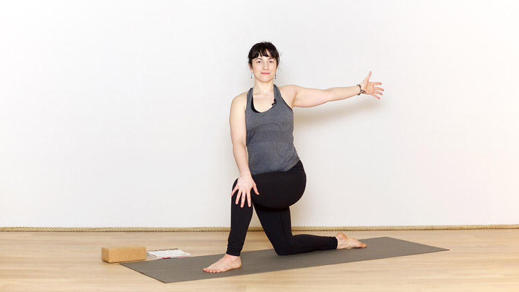 Suivre le cours de yoga en ligne Salutations à la Terre avec Valentine Peltier | Hatha Yoga dynamique