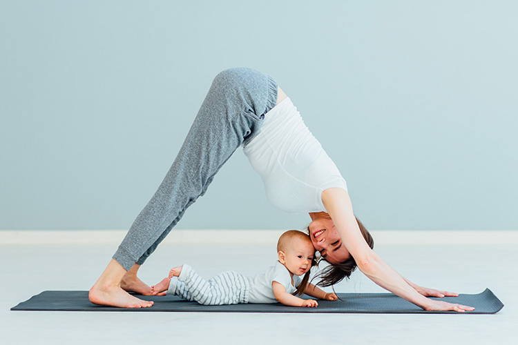 Sélection de cours de yoga en ligne Yoga postnatal, après la naissance