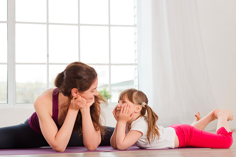 Voir la sélection de cours de yoga en ligne Yoga pour les enfants