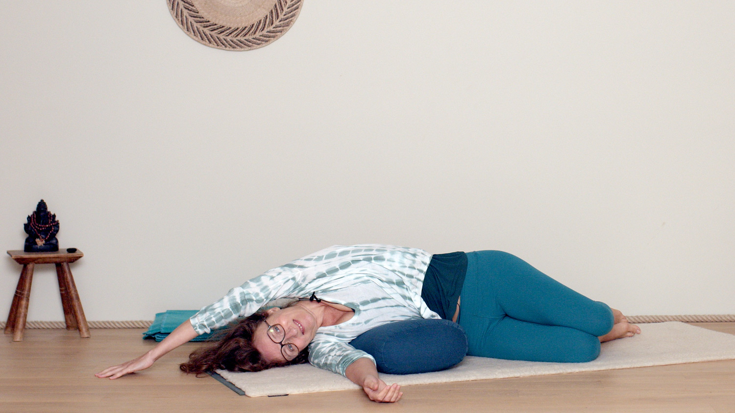 Libérer la respiration | Cours de yoga en ligne avec Delphine Denis | Restorative Yoga