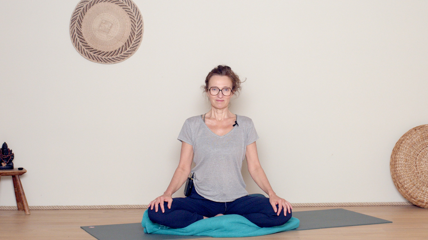Méditation 10 : Concentration et troisième oeil | Cours de yoga en ligne avec Delphine Denis | Méditation