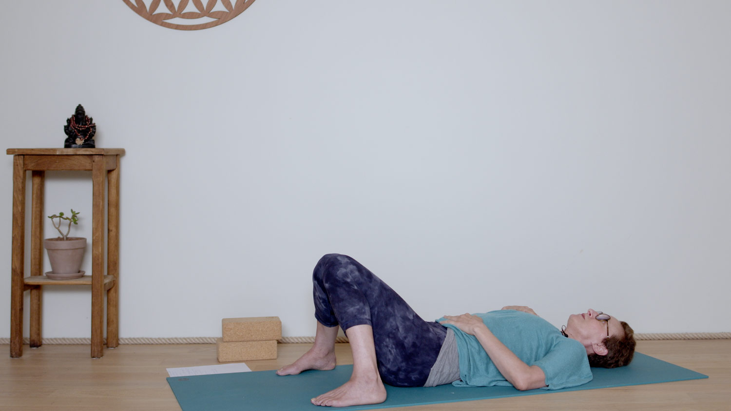 Respiration & Méditation - 15 minutes - Corps physique | Cours de yoga en ligne avec Delphine Denis | Méditation, Pranayama