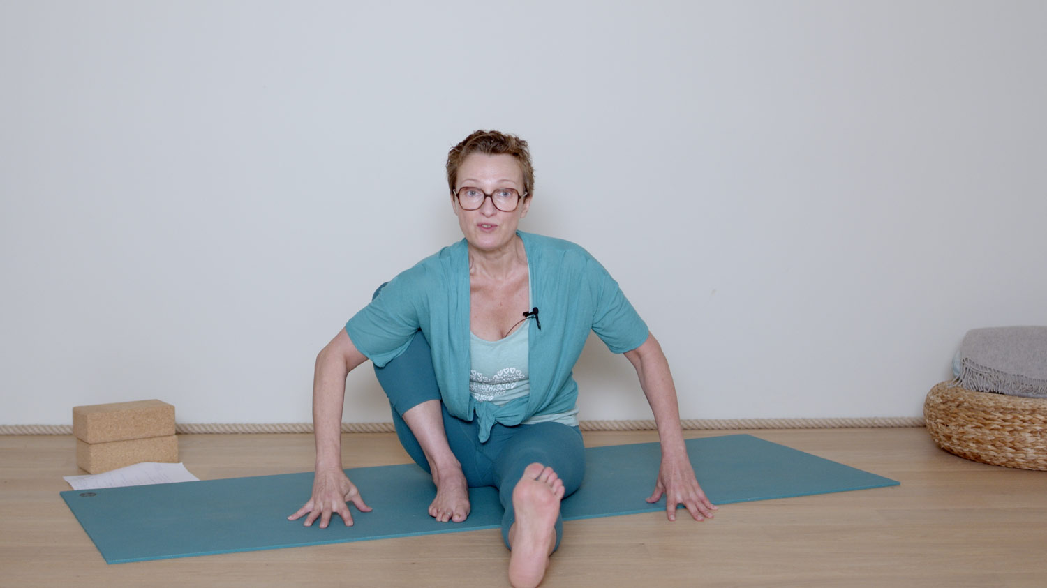 Hatha Yoga spécial Equinoxe | Cours de yoga en ligne avec Delphine Denis | Hatha Yoga dynamique, Méditation, Pranayama