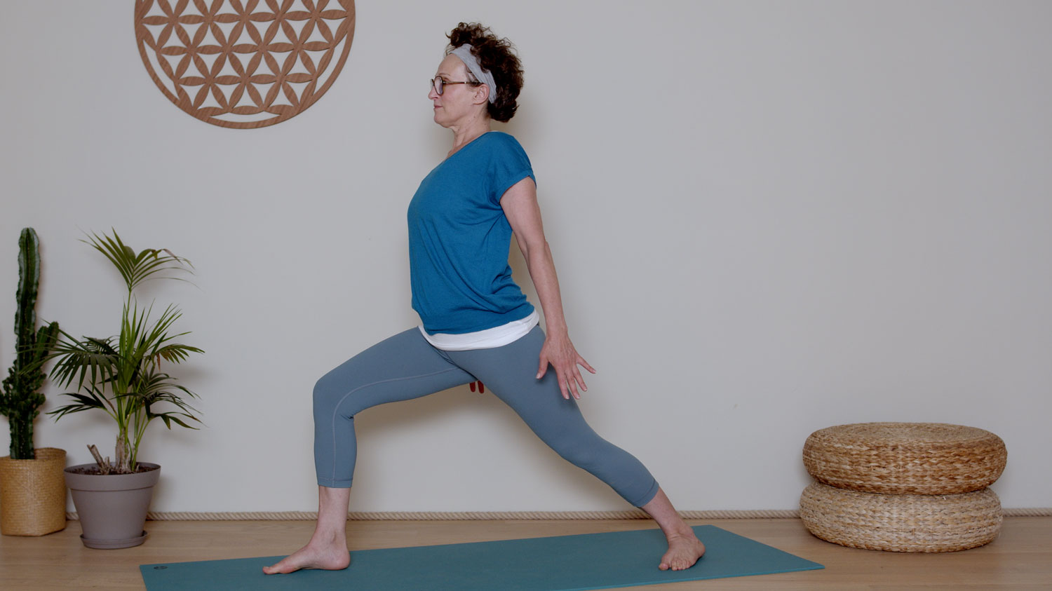 Yoga dynamique - 30 mn - Prana Vayu | Cours de yoga en ligne avec Delphine Denis | Hatha Yoga dynamique