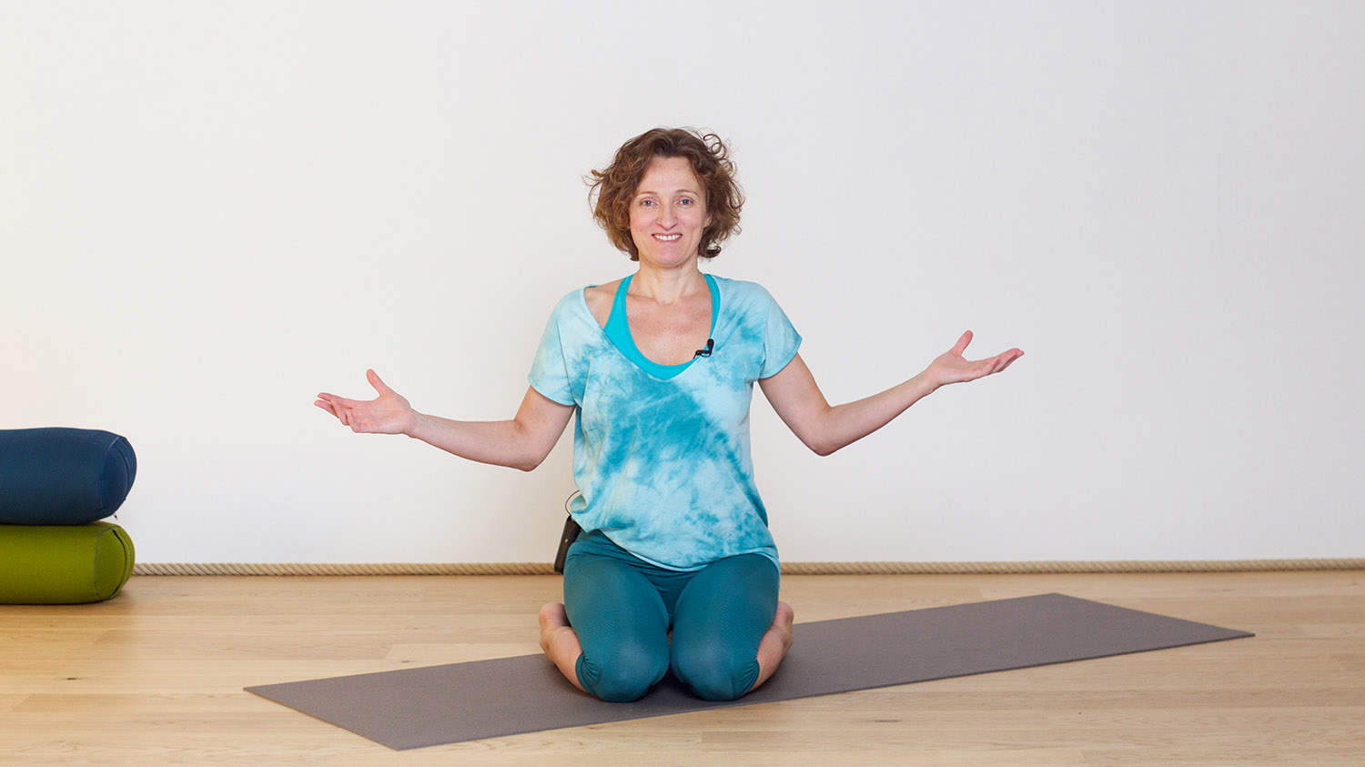 Synchroniser le mouvement et la respiration | Cours de yoga en ligne avec Delphine Denis | Hatha Yoga dynamique, Yoga Vinyasa