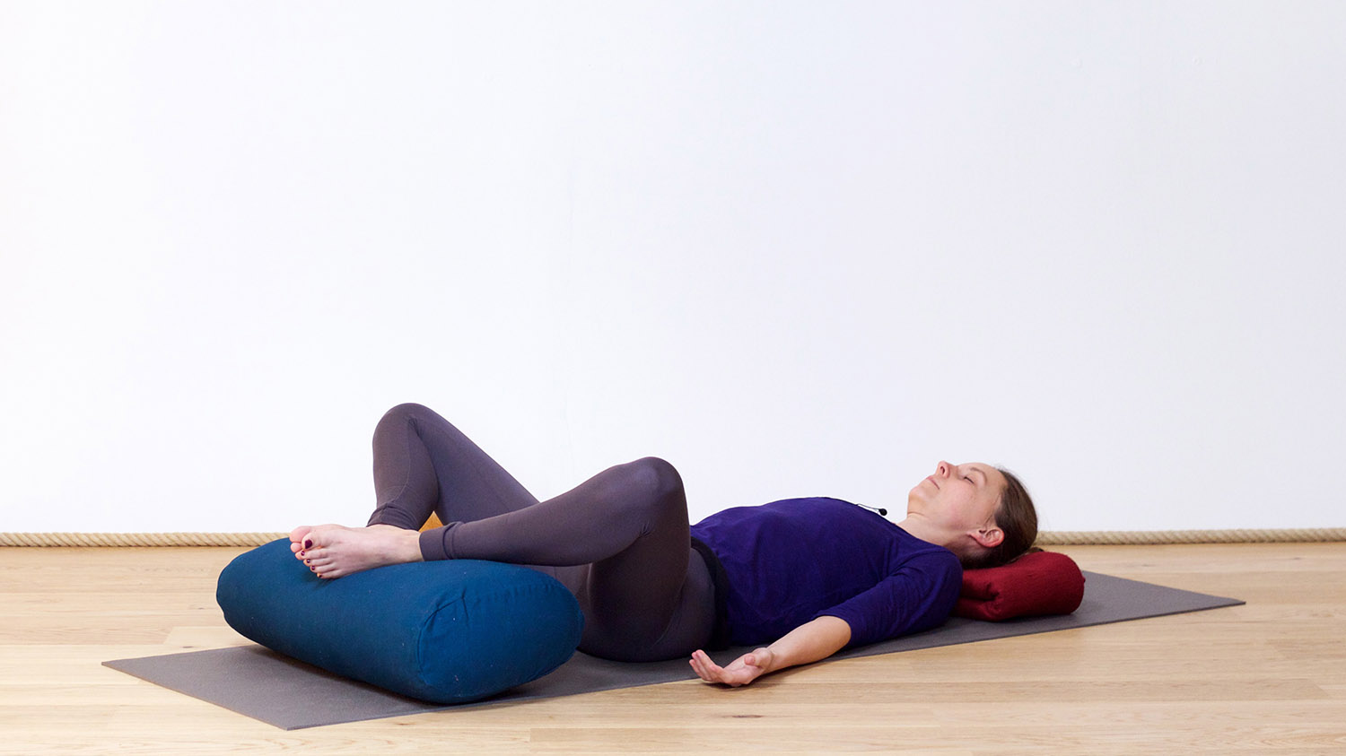 Pratique restorative mensuelle (pendant les règles) | Cours de yoga en ligne avec Diane Duhamel | Restorative Yoga, Yin Yoga