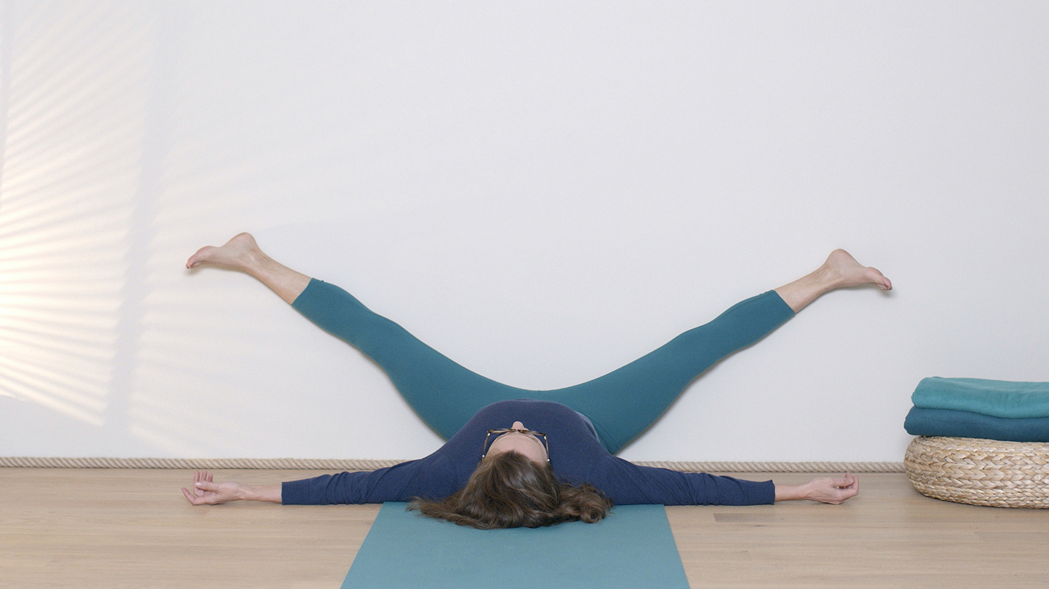 Élément Eau - Détente - 15 min | Cours de yoga en ligne avec Delphine Denis | Ayurveda, Hatha Yoga doux, Restorative Yoga, Yin Yoga