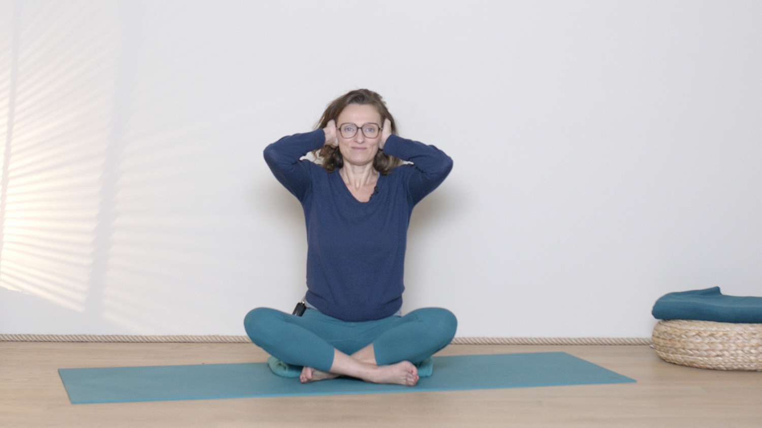 Élément Ether - Détente - 15 min | Cours de yoga en ligne avec Delphine Denis | Ayurveda, Hatha Yoga doux, Restorative Yoga, Yin Yoga