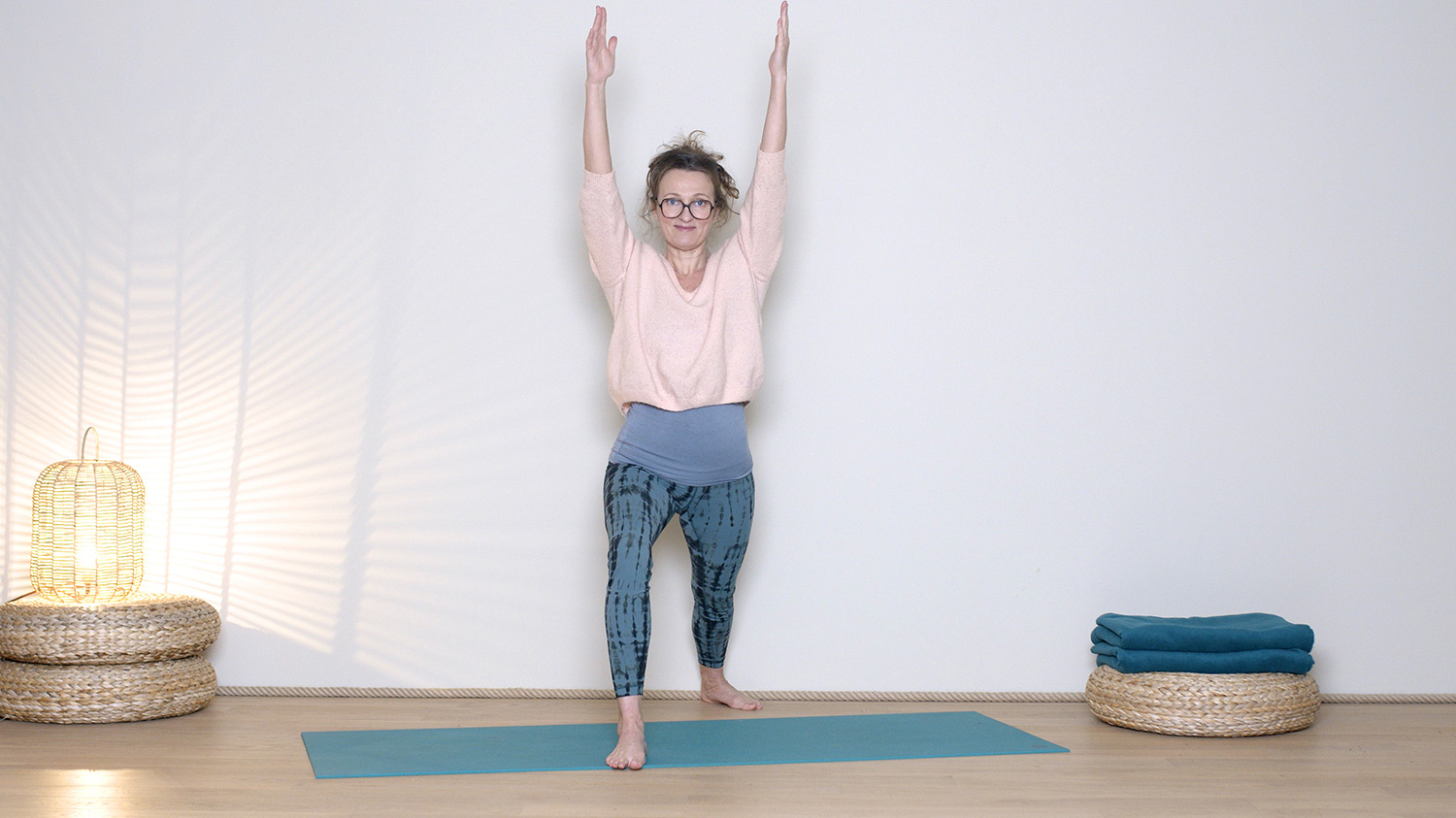 Yoga et Ayurvéda spécial Hiver 1/5 : Bouger contre la stagnation | Cours de yoga en ligne avec Delphine Denis | Ayurveda, Hatha Yoga dynamique