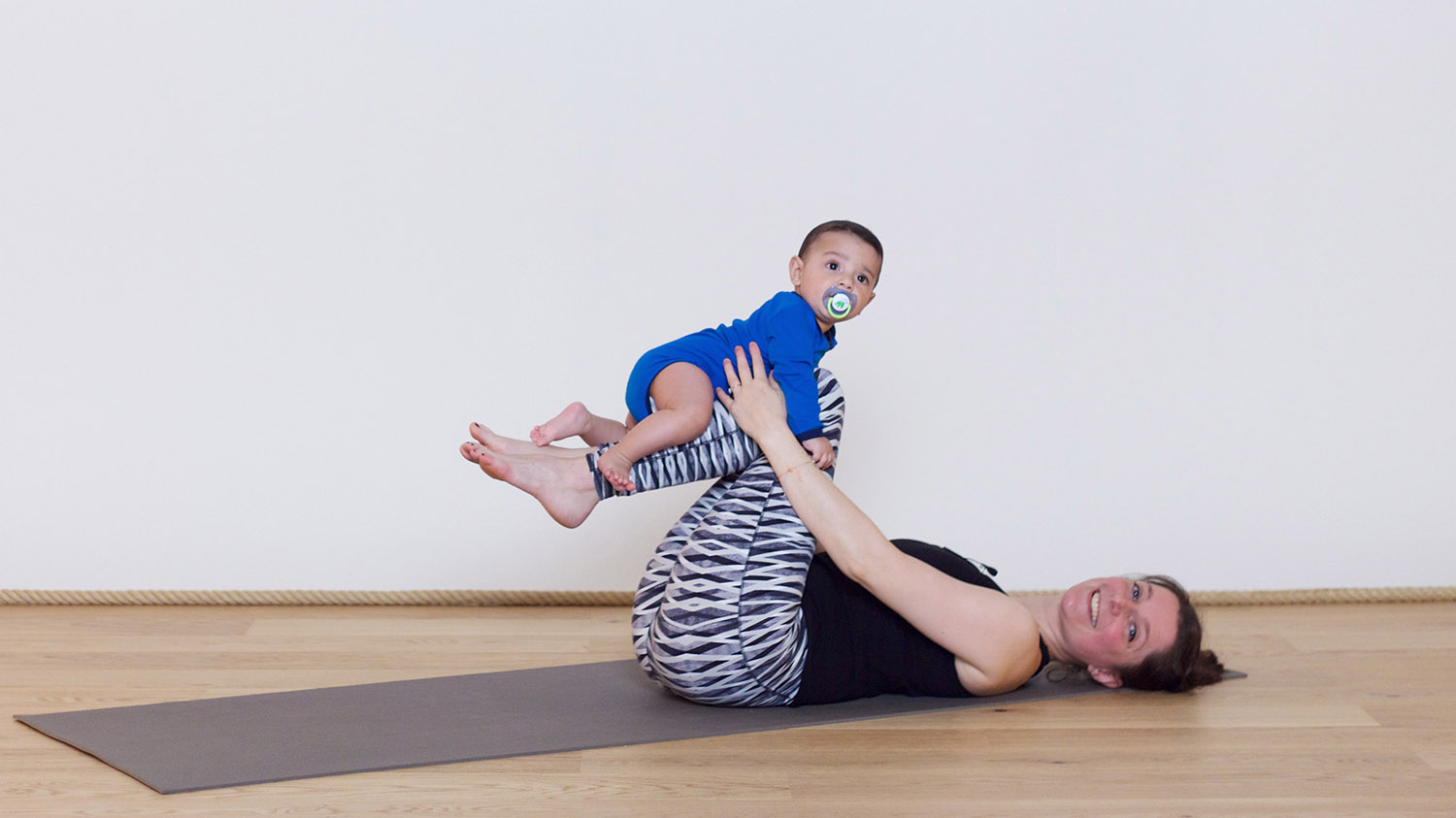 Yoga Maman-bébé : juste après la naissance | Cours de yoga en ligne avec Sandra Bourdeaux | Postnatal