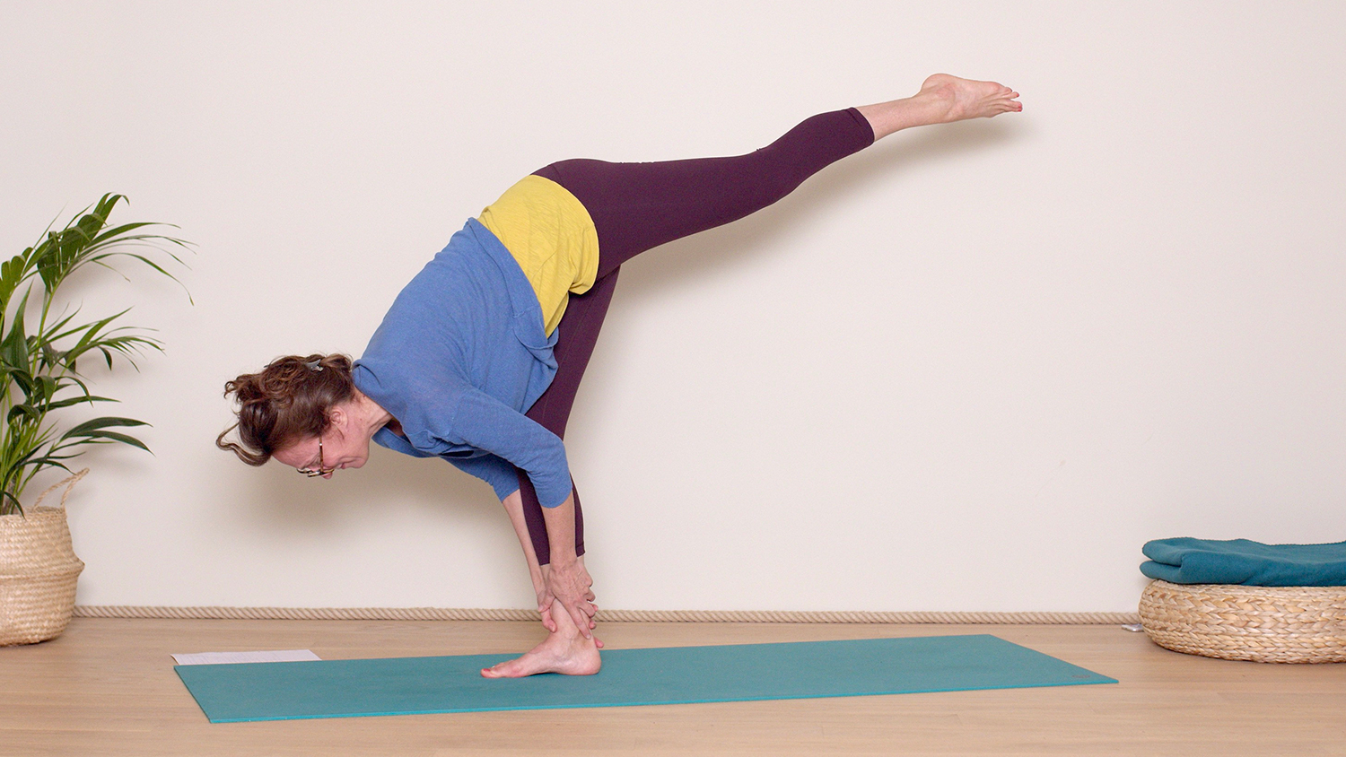 Une pratique complète pour cultiver le calme | Cours de yoga en ligne avec Delphine Denis | Hatha Yoga dynamique