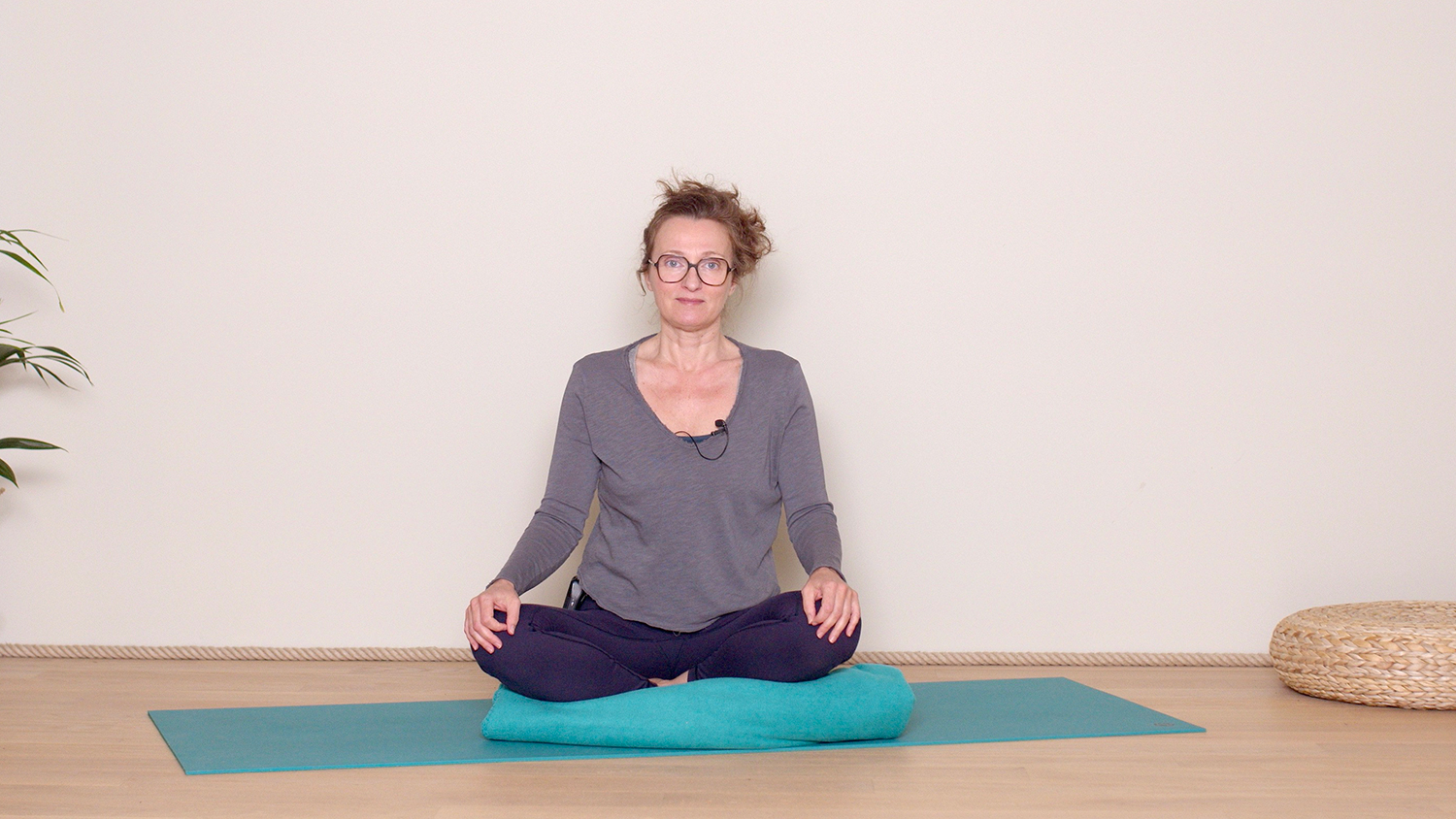 Découvrir la méditation | Cours de yoga en ligne avec Delphine Denis | Méditation