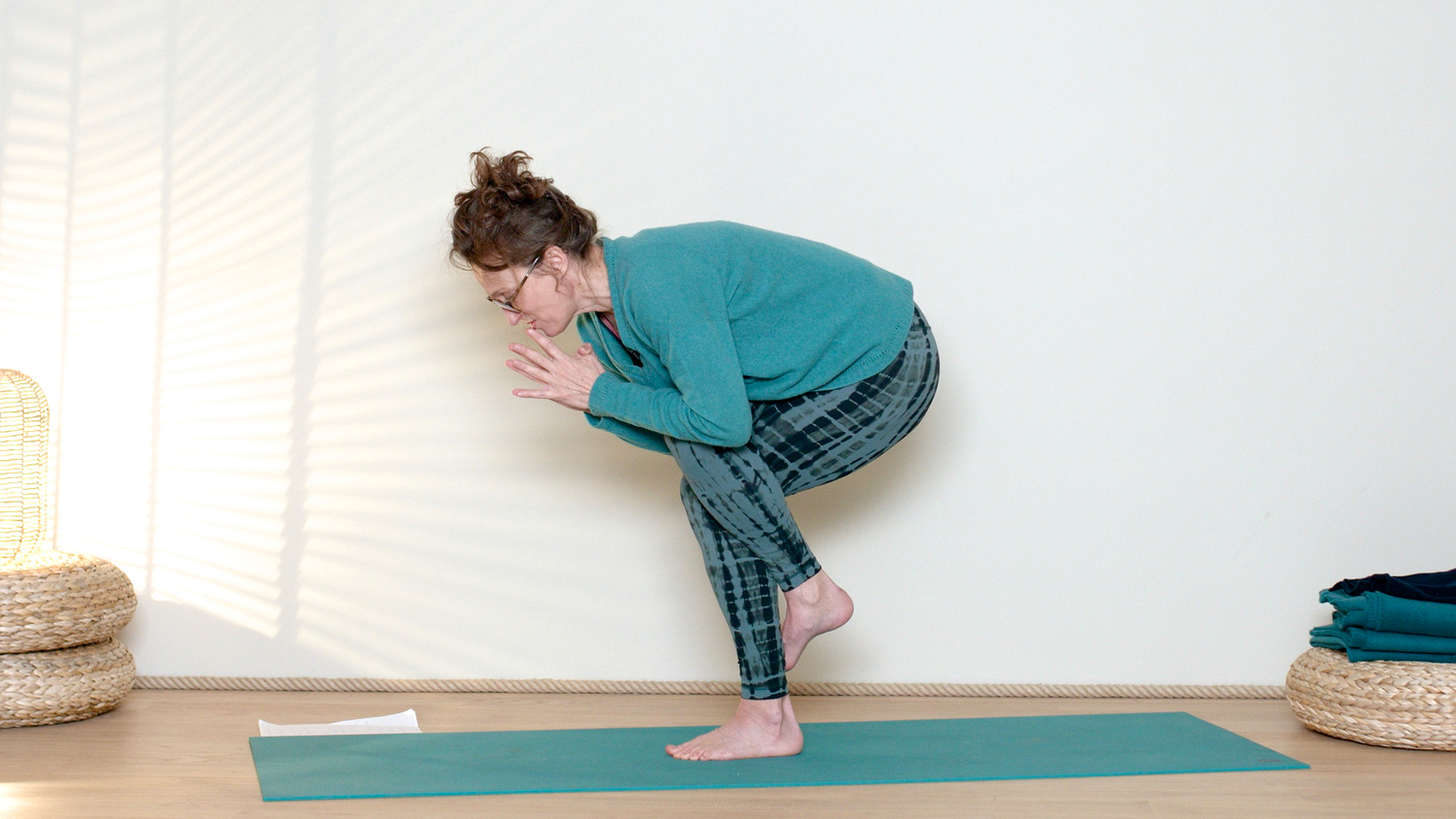 Yoga & Énergie : Calme | Cours de yoga en ligne avec Delphine Denis | Hatha Yoga dynamique