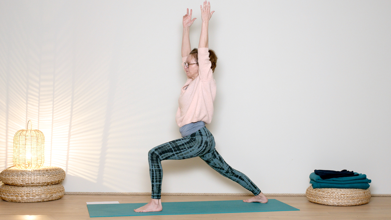 Spécial hiver : Optimisme, légèreté et énergie vitale | Cours de yoga en ligne avec Delphine Denis | Hatha Yoga dynamique