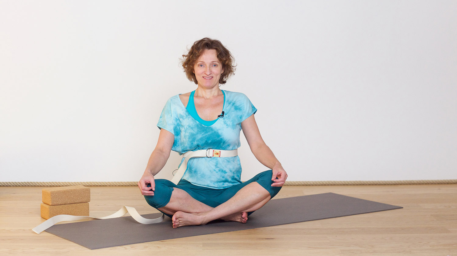 Respiration yogique complète | Cours de yoga en ligne avec Delphine Denis | Pranayama