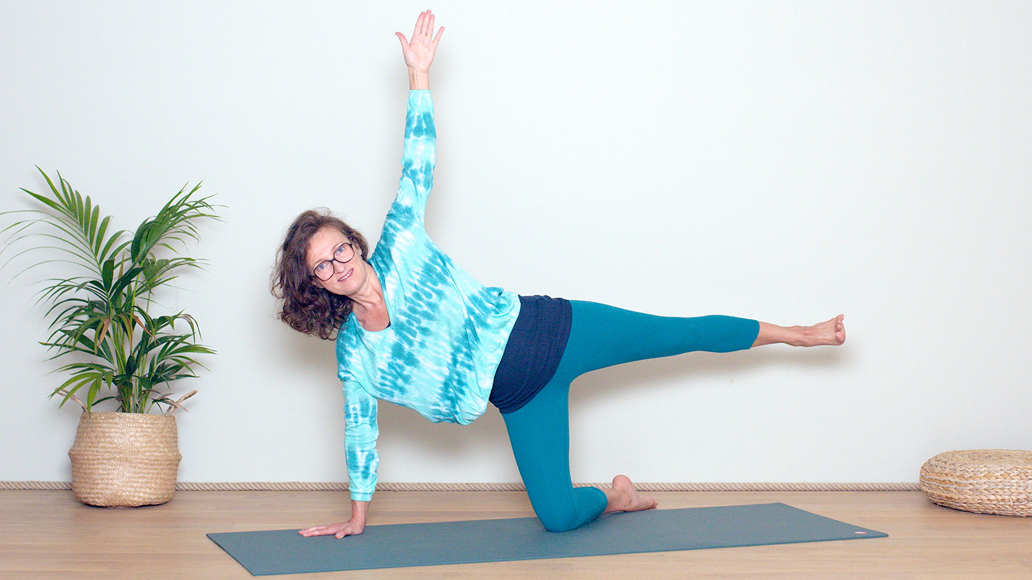 Lundi matin : Se mettre en mouvement | Cours de yoga en ligne avec Delphine Denis | Hatha Yoga dynamique