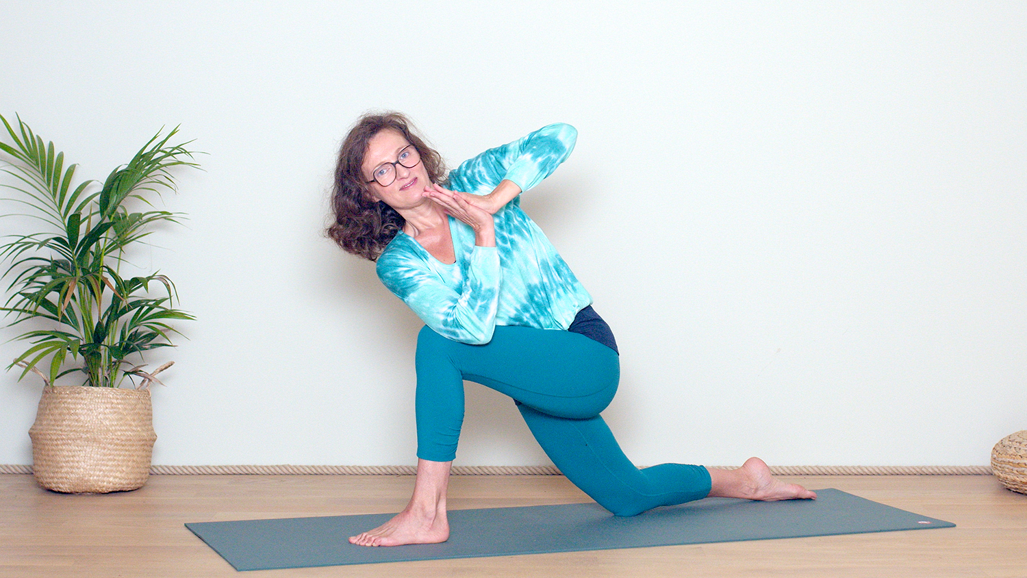 Jeudi matin : Detox et digestion | Cours de yoga en ligne avec Delphine Denis | Hatha Yoga dynamique