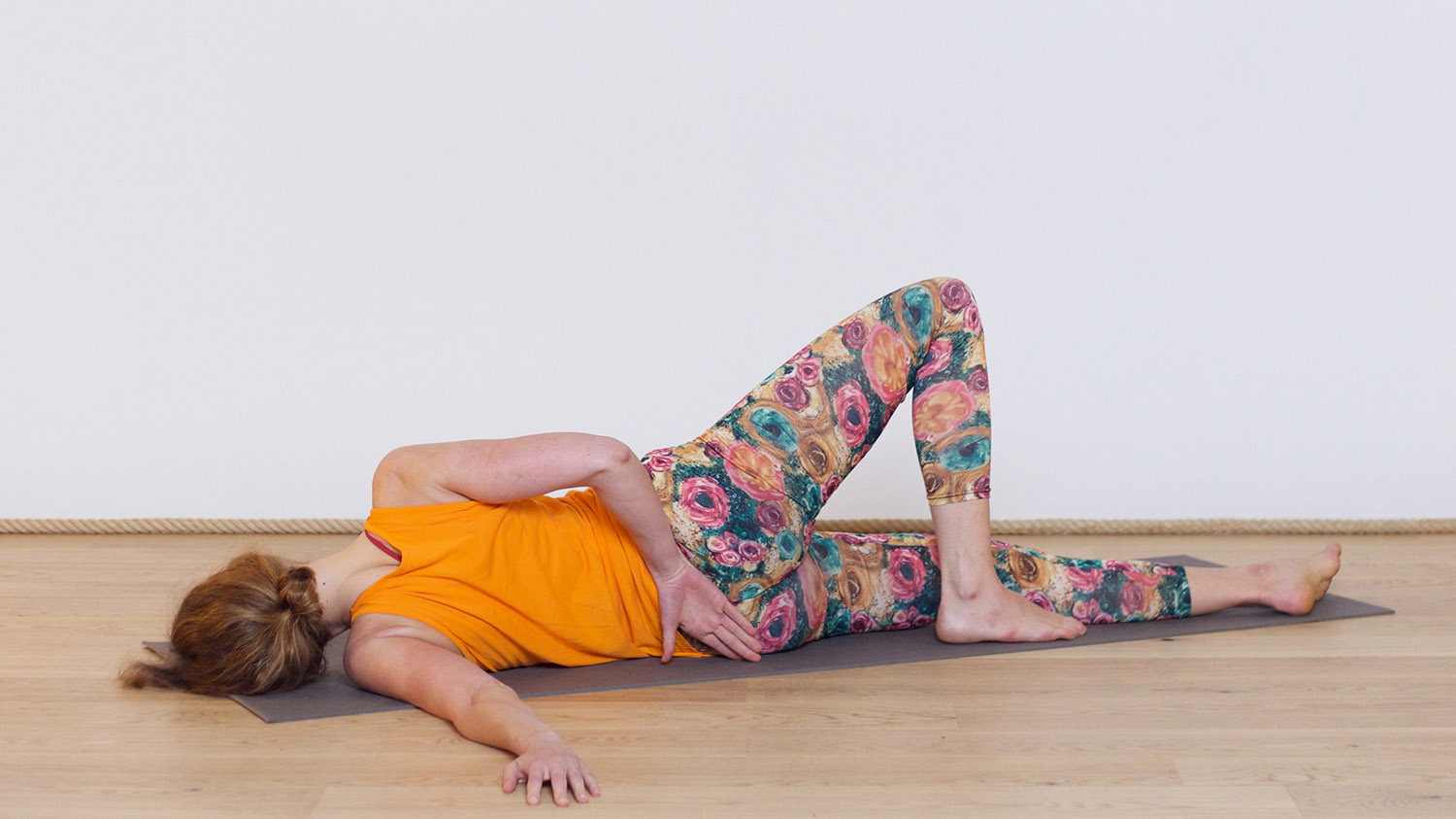 Yin yoga : Détente du plexus solaire et des épaules | Cours de yoga en ligne avec Anastasia Tikhonova | Yin Yoga