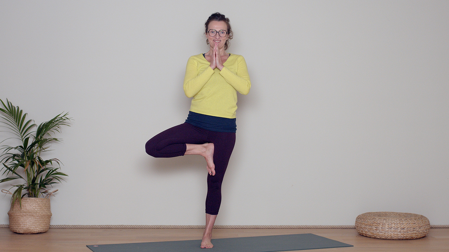 Comment tenir les équilibres ? | Cours de yoga en ligne avec Delphine Denis | Techniques du Yoga