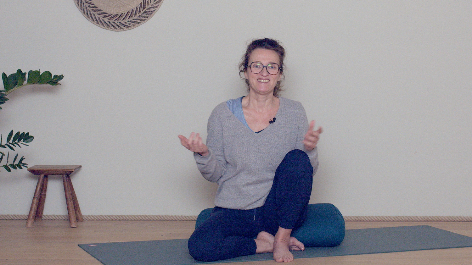 Combien de temps méditer ? | Cours de yoga en ligne avec Delphine Denis | Techniques du Yoga
