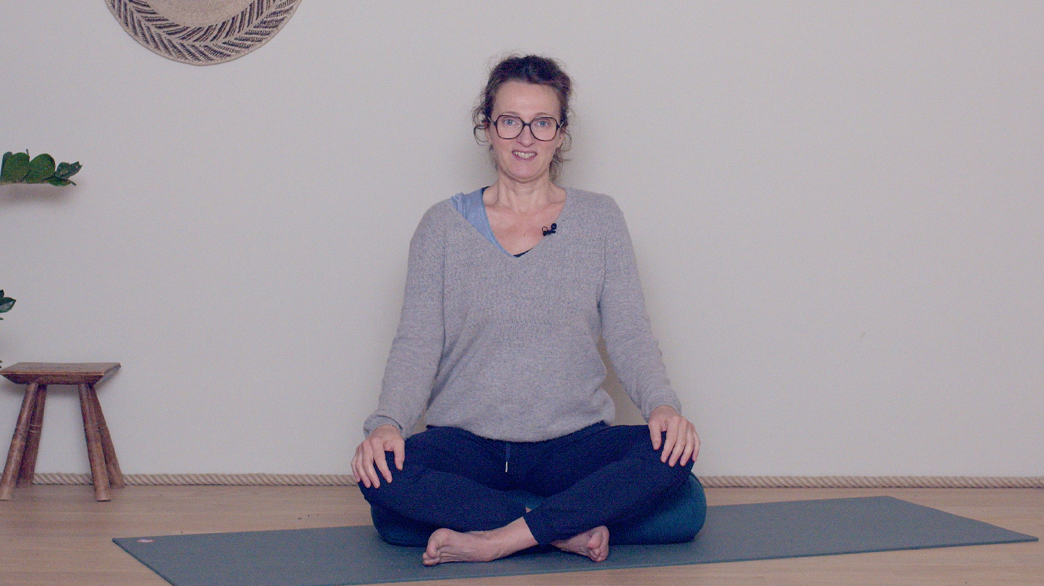 Méditation 4 : Sur le mantra So'Hum | Cours de yoga en ligne avec Delphine Denis | Méditation