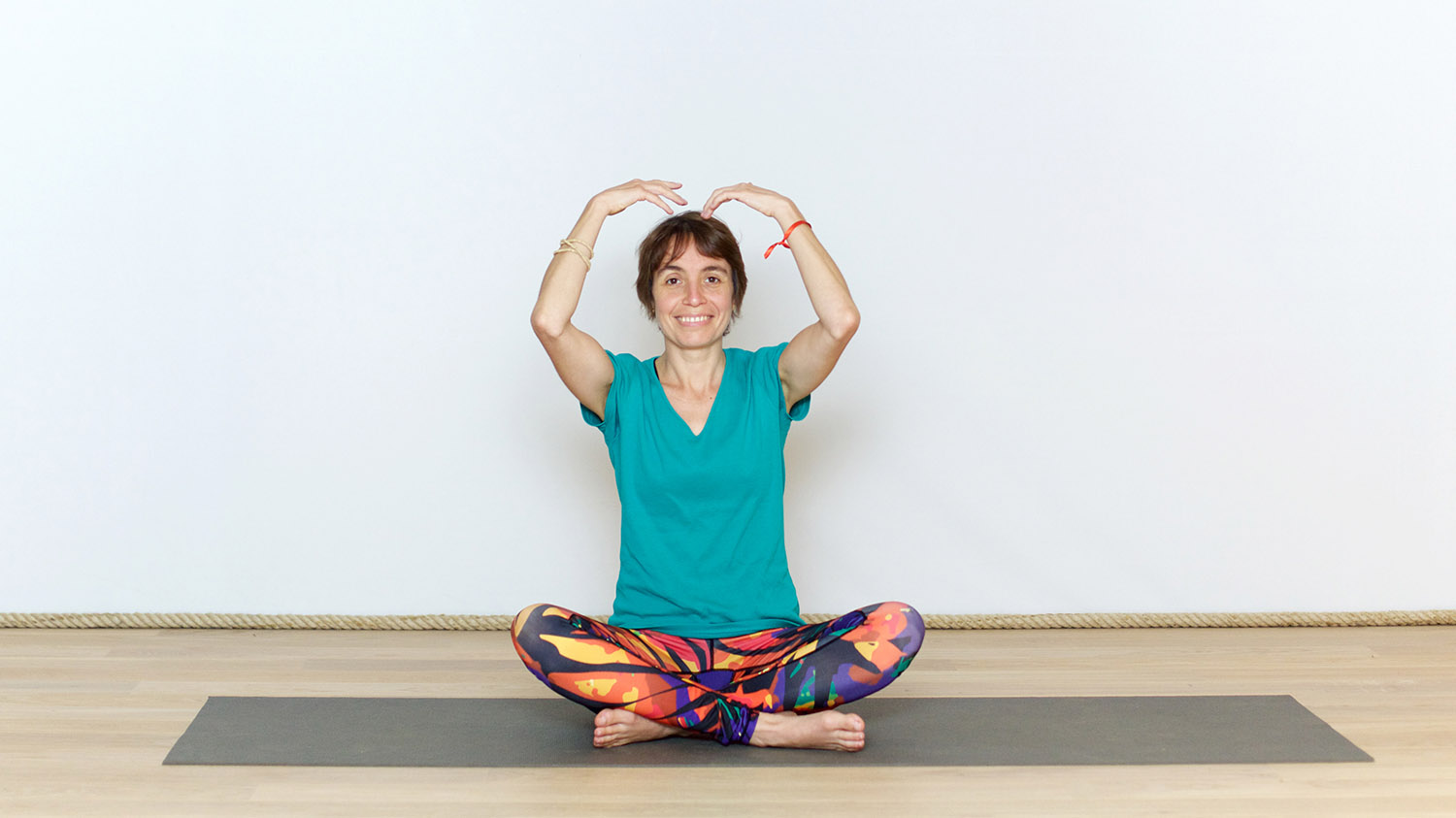 Détente et auto-massage après l'école | Cours de yoga en ligne avec Charlotte Pégurier | Yoga enfants