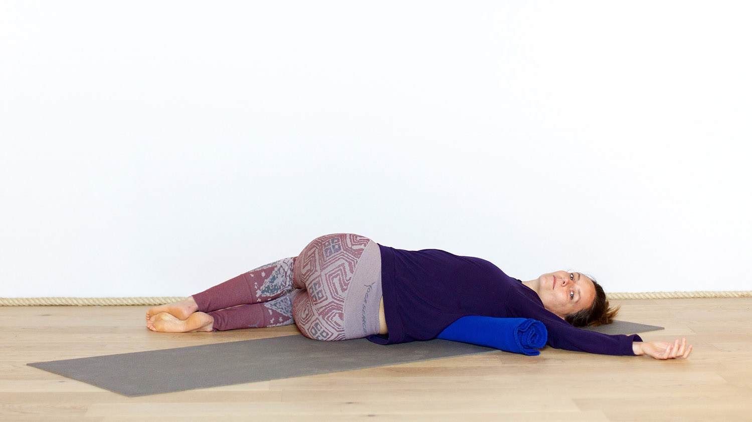 Libérer le haut du dos | Cours de yoga en ligne avec Diane Duhamel | Restorative Yoga, Yin Yoga