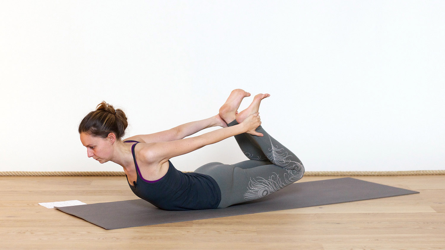 Une pratique du matin : salutations et backbends | Cours de yoga en ligne avec Diane Duhamel | Yoga Vinyasa