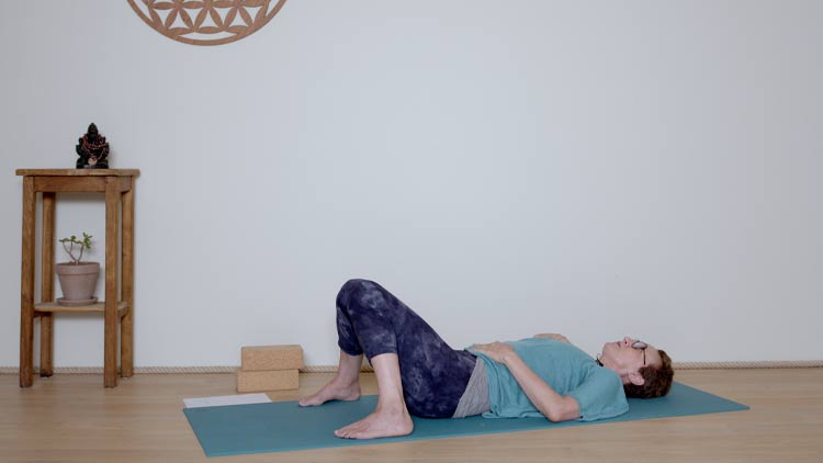 Suivre le cours de yoga en ligne Respiration & Méditation - 15 minutes - Corps physique avec Delphine Denis | Méditation, Pranayama