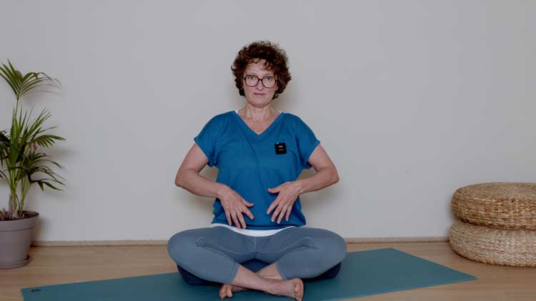 Suivre le cours de yoga en ligne A propos de Apana Vayu avec Delphine Denis | Présentations