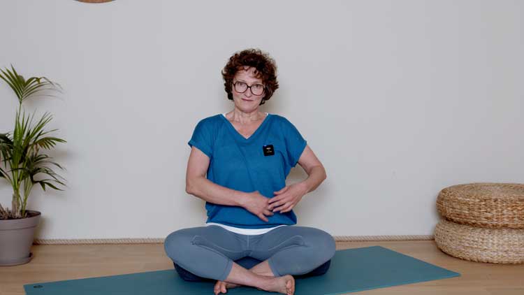 Suivre le cours de yoga en ligne A propos de Samana Vayu avec Delphine Denis | 