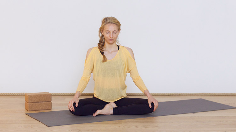 Suivre le cours de yoga en ligne Prendre soin de Soi avec Sandra Crosasso | Méditation