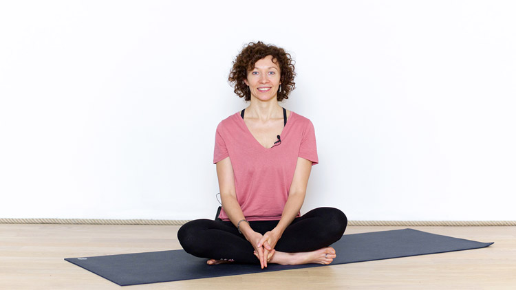 Suivre le cours de yoga en ligne Yoga & Lune 4/4 : Lune décroissante avec Tatiana Elle | Yoga de la femme