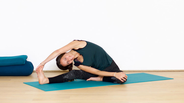 Suivre le cours de yoga en ligne Ouverture et détente avec Diane Duhamel | Restorative Yoga, Yoga Vinyasa