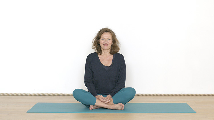 Suivre le cours de yoga en ligne Yoga & Détox douce : Introduction au Parcours avec Delphine Denis | Présentations
