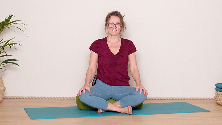 Suivre le cours de yoga en ligne Présentation du Parcours spécial dos avec Delphine Denis | Présentations