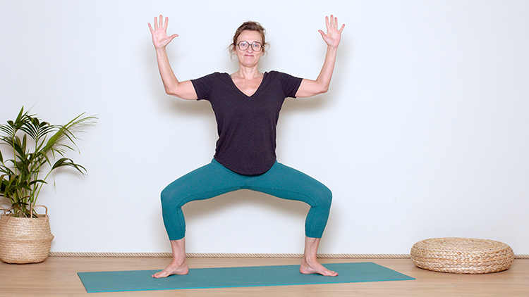 Suivre le cours de yoga en ligne Spécial été Jour 1 : Ouverture et lâcher-prise avec Delphine Denis | Ayurveda, Hatha Yoga dynamique
