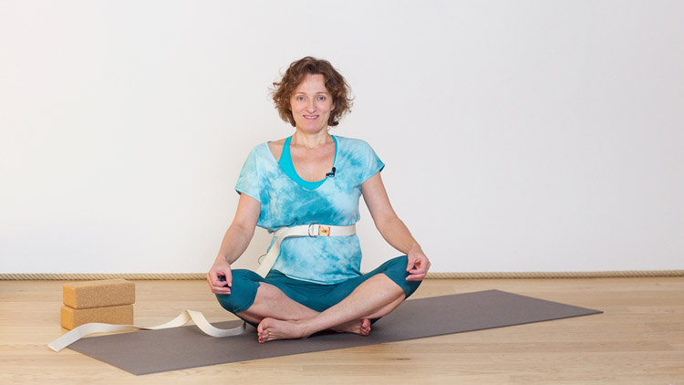 Suivre le cours de yoga en ligne Respiration yogique complète avec Delphine Denis | Pranayama