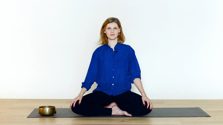 Suivre le cours de yoga en ligne Méditation sur la colère avec Juliette de Cointet | Méditation