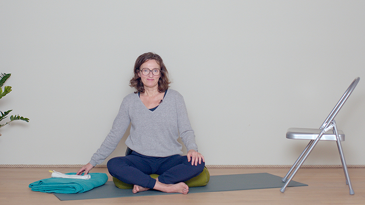 Suivre le cours de yoga en ligne Trouver la bonne posture de méditation avec Delphine Denis | Techniques du Yoga