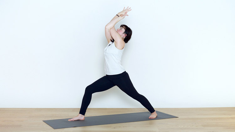 Suivre le cours de yoga en ligne Renforcer bras et épaules avec Valentine Peltier | Yoga Vinyasa